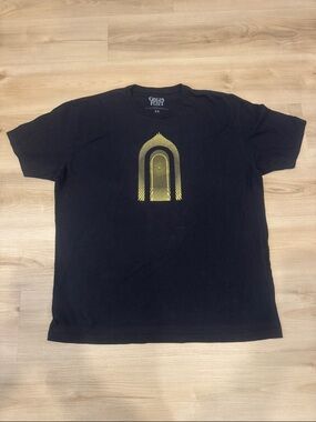 Greta Van Fleet Men’s 2XL Black Short-Sleeve Tee with Gold Arch Graphic